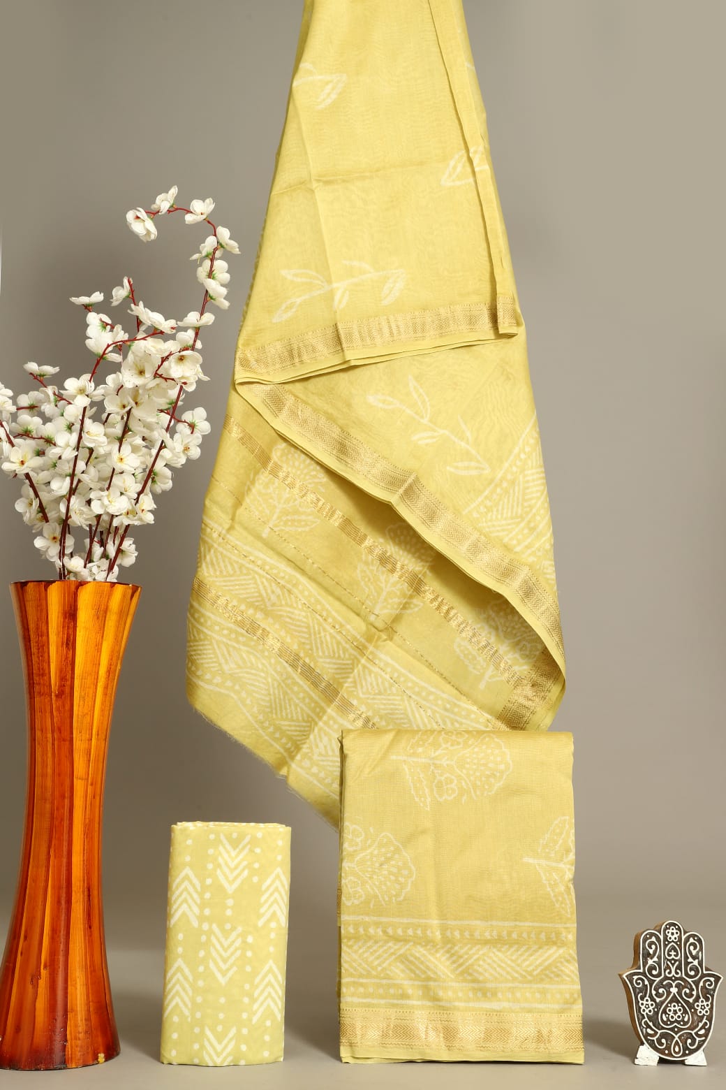 Pure Maheshwari Silk Suit Classic Discharge Motif