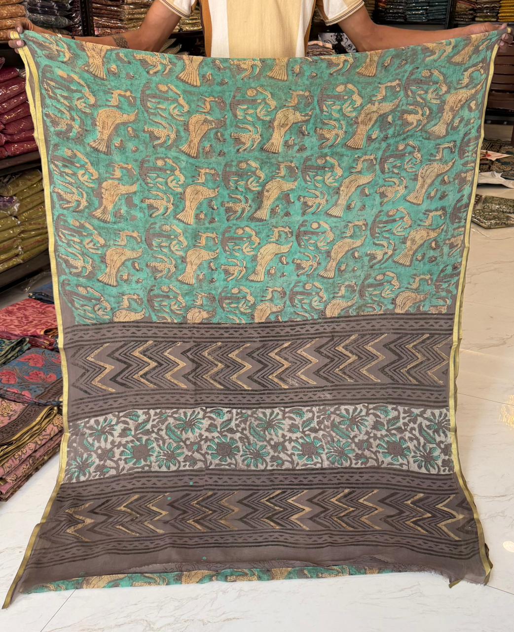 Exclusive Pomegranate Dye Pure Chiffon Craft Saree