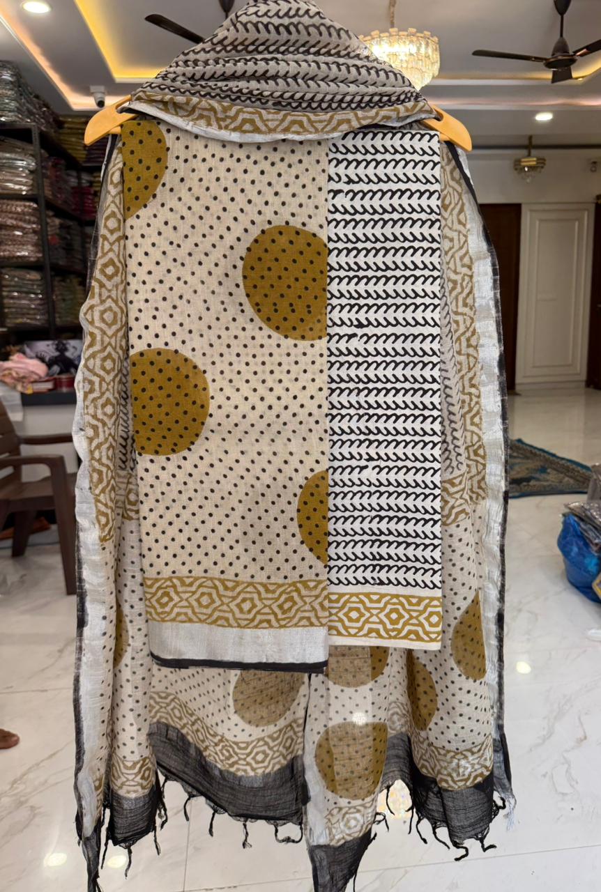 Signature Bagru Craft Linen Ensemble