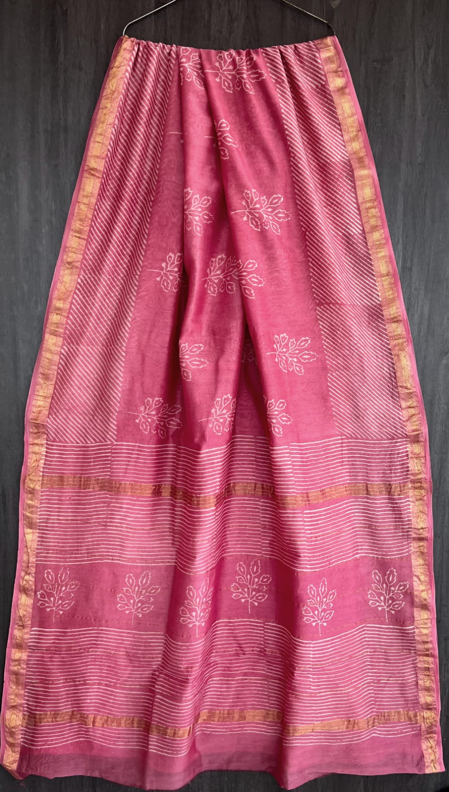 Pure Maheshwari Silk Saree Ethnic Discharge Vine Motif