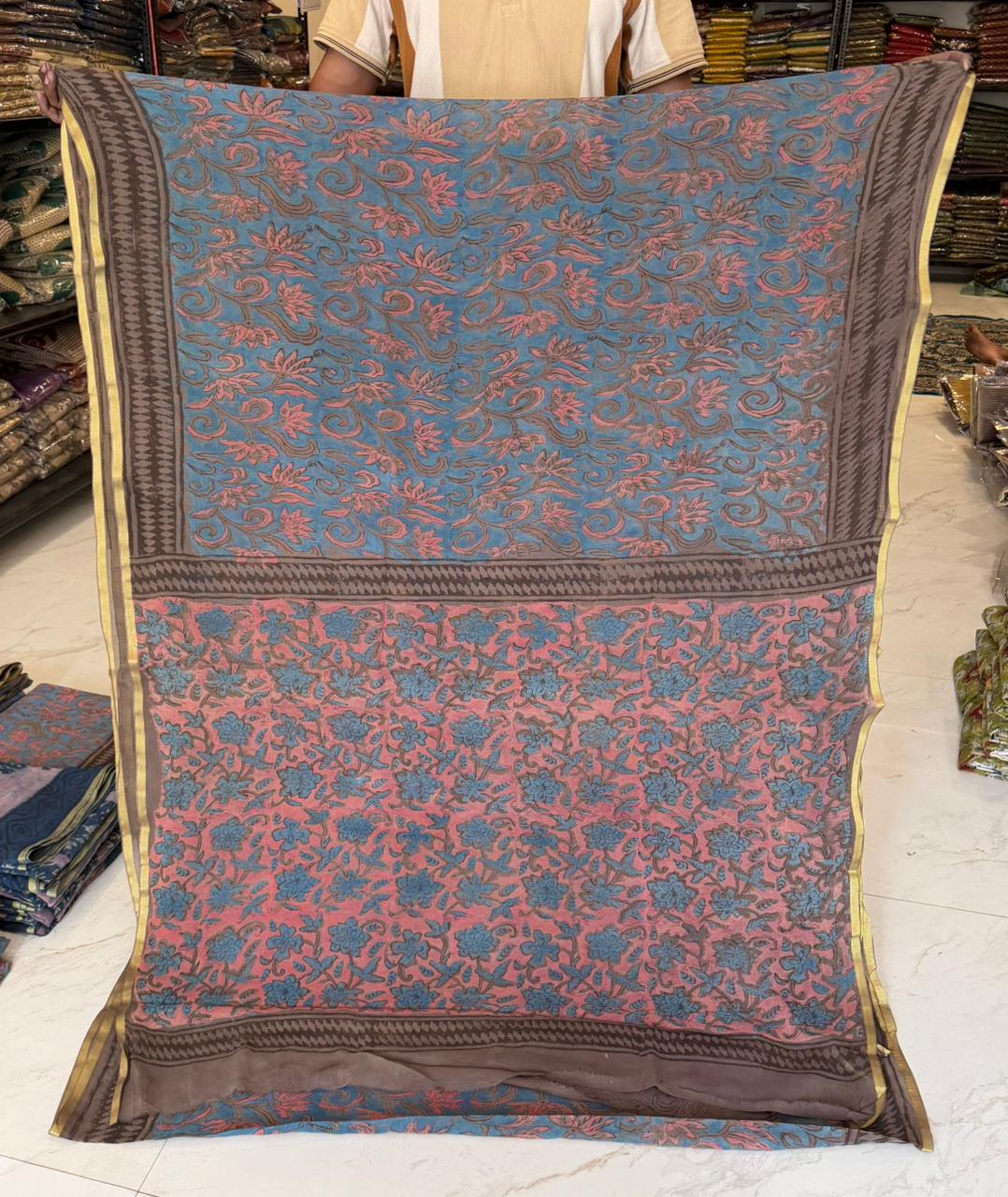 Elegant Pomegranate Dye Double Diamond Weave Saree