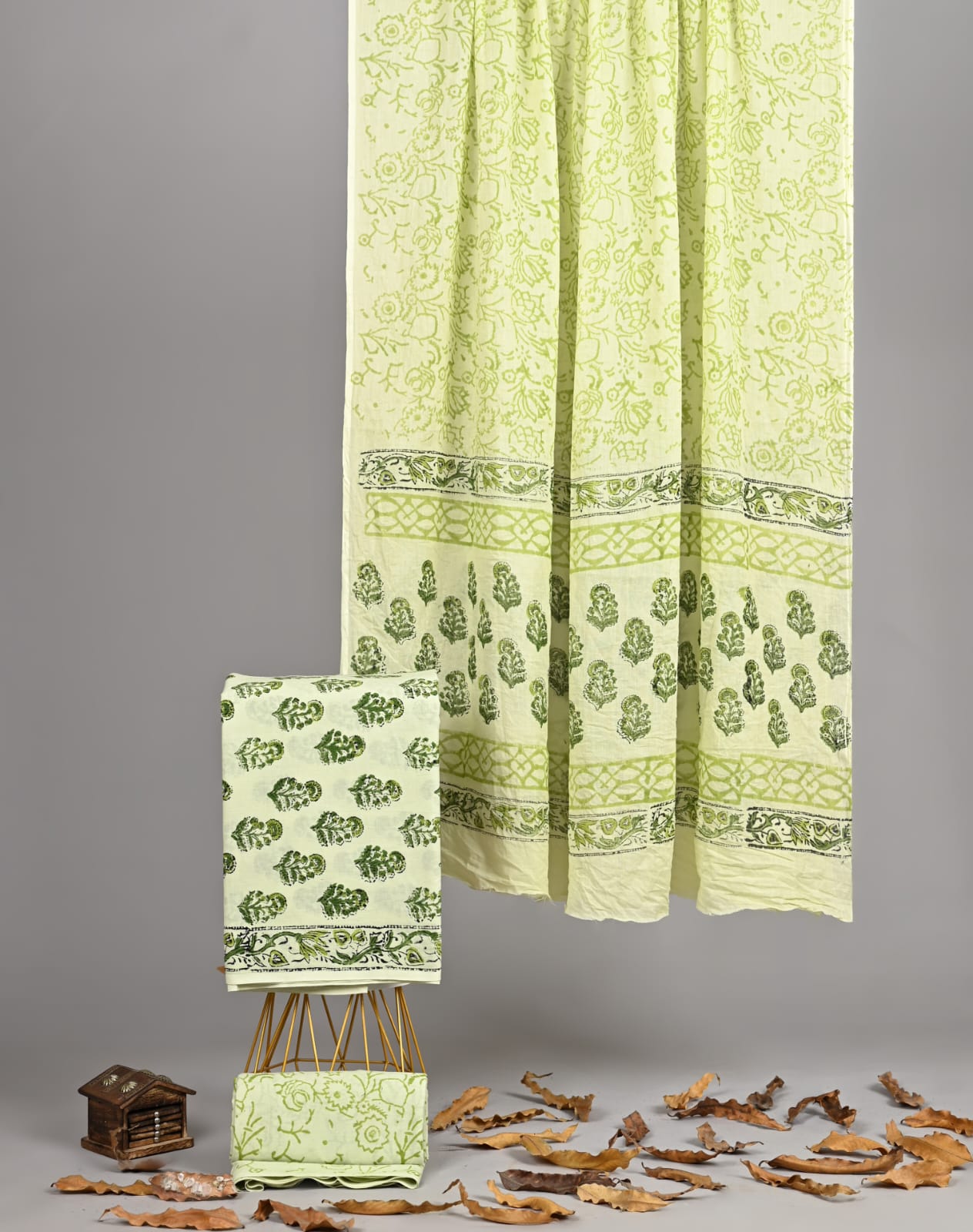 Ivory Floral Border Cotton Suit Bagru Print