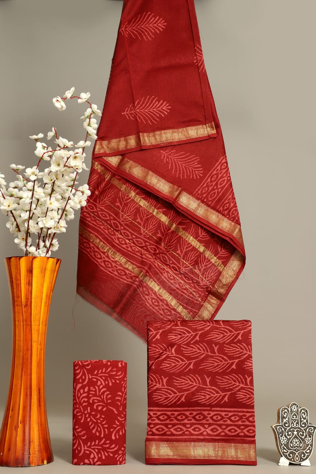 Pure Maheshwari Silk Suit Traditional Discharge Buti