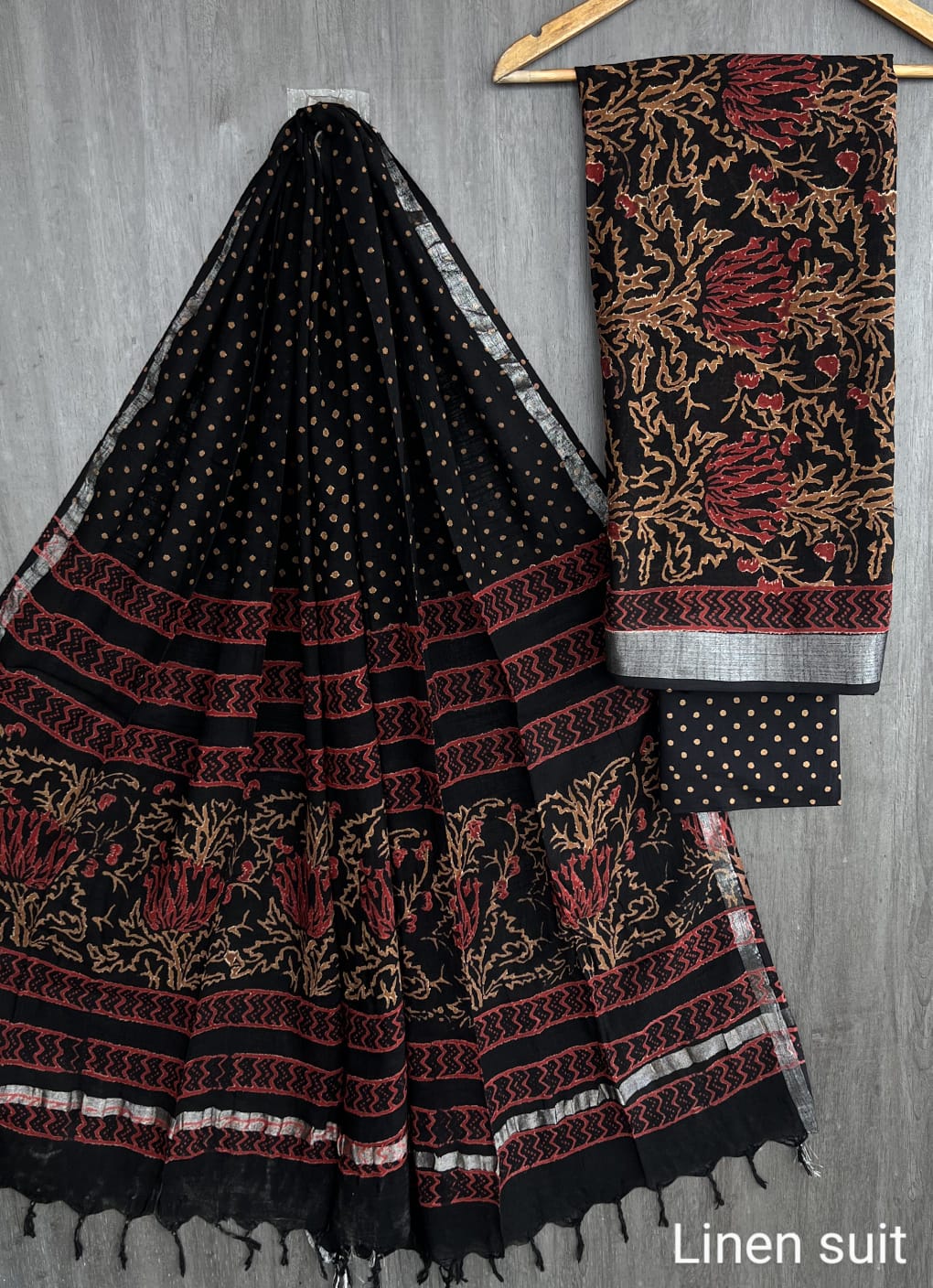 Refined Black and White Print Linen Cotton Wear
