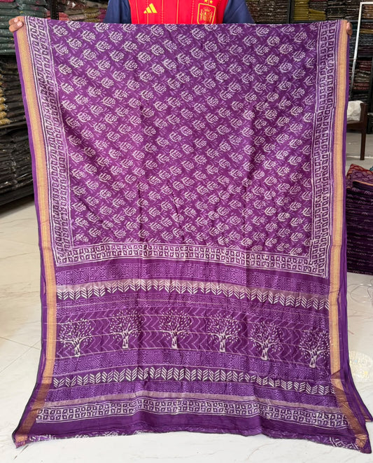 Artistic Double Discharge Print Maheshwari Silk Saree